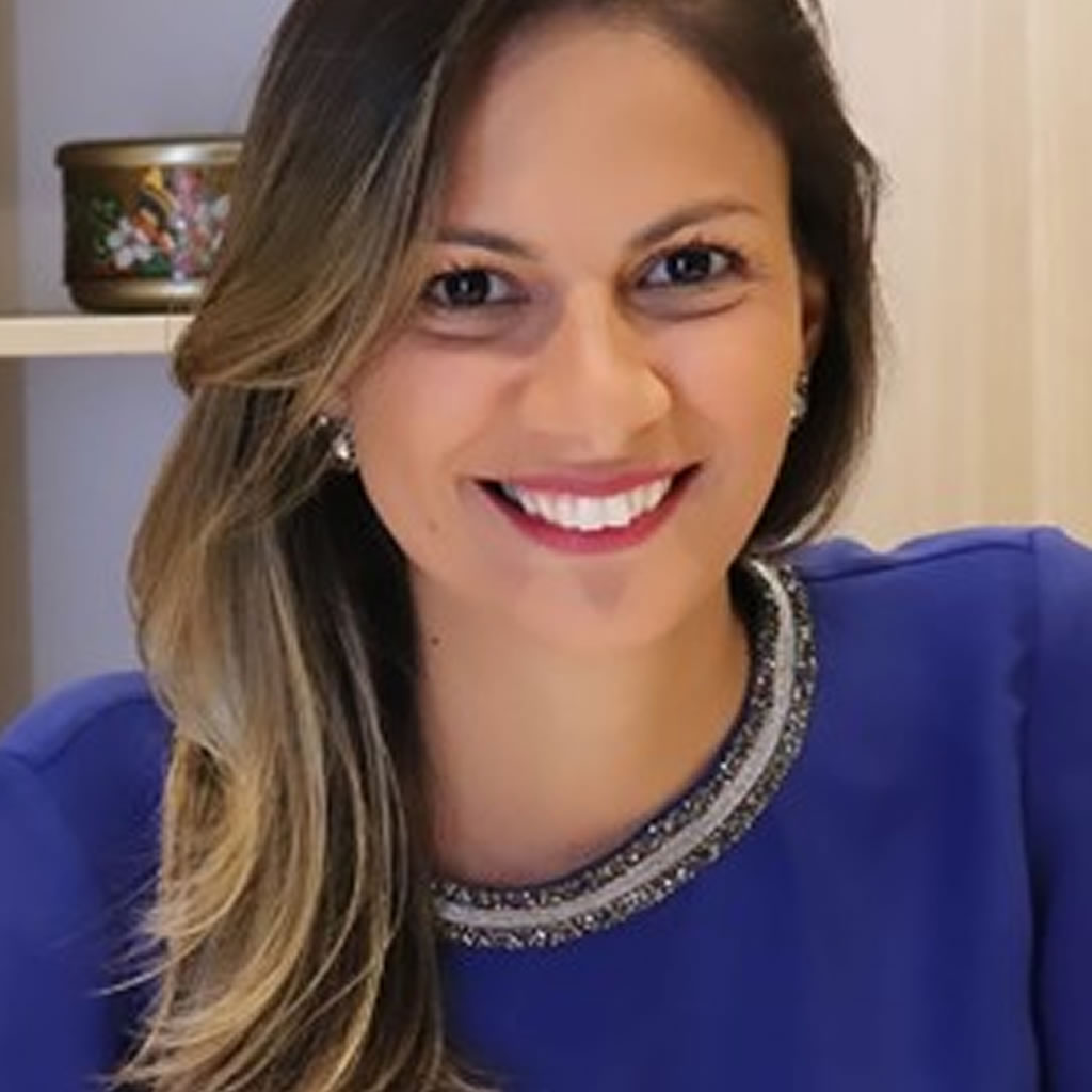 Dra. Camila Pontes
